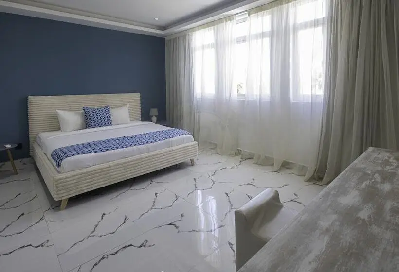 O Beach Boutique Studios