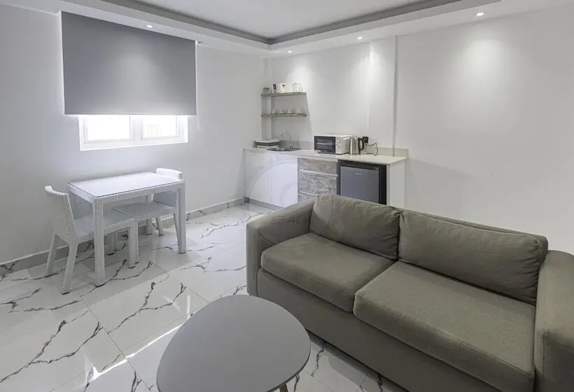 O Beach Boutique Studios