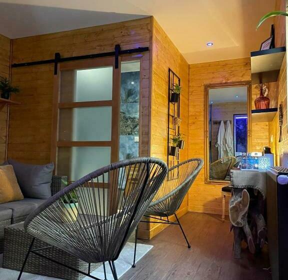 Bed and Breakfast Cense Ab