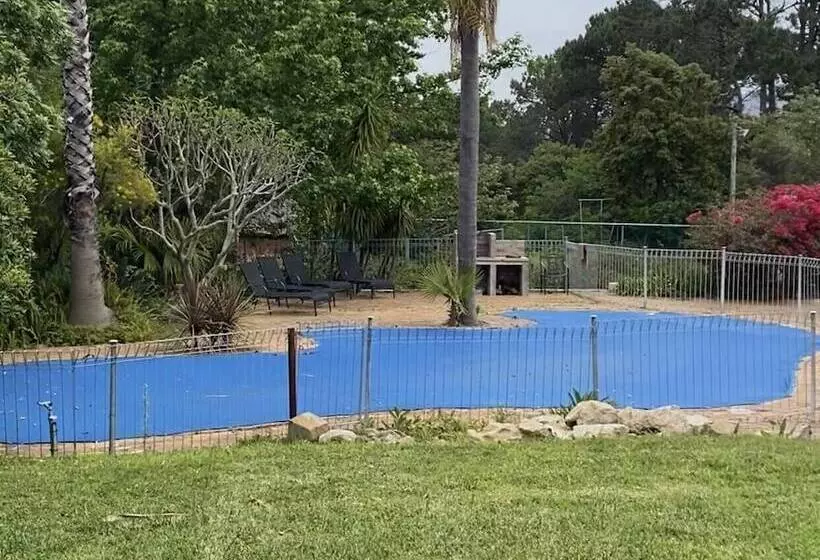 Hotelli Akamah Estate