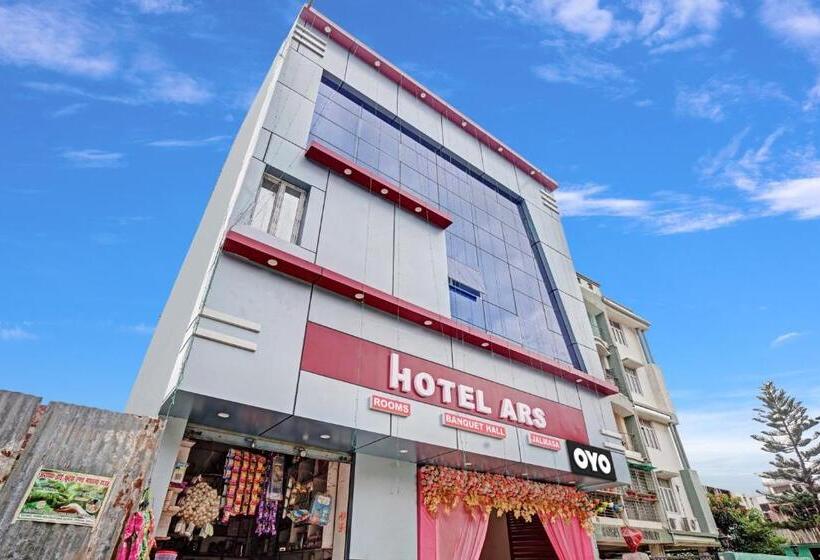 هتل Oyo Flagship 81364  Ars