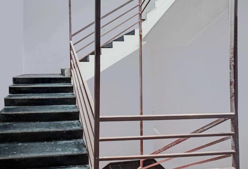 هتل Oyo Flagship 81364  Ars