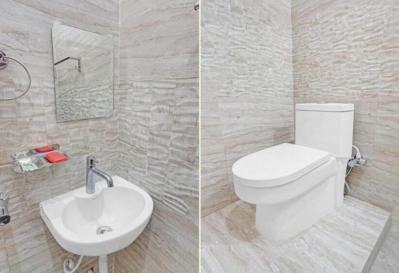 هتل Oyo Flagship 81364  Ars