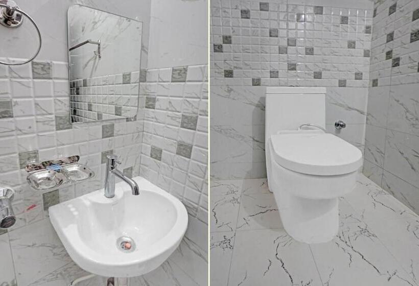 هتل Oyo Flagship 81364  Ars