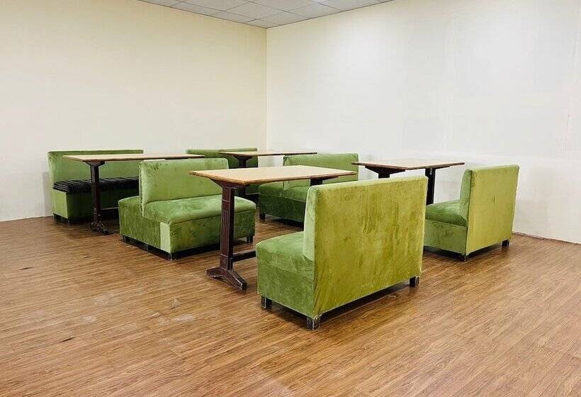 בית מלון כפרי The Ashoka Inn 300mts Walkable From Mall Road