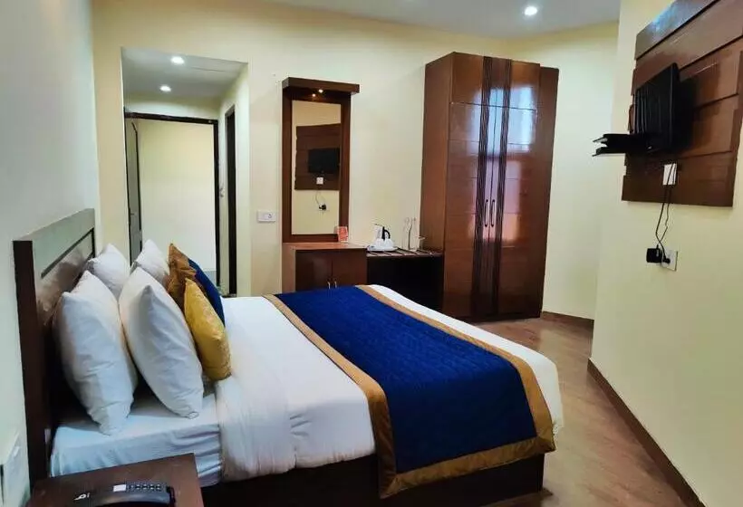 Hotelli The Ashoka Inn 300mts Walkable From Mall Road