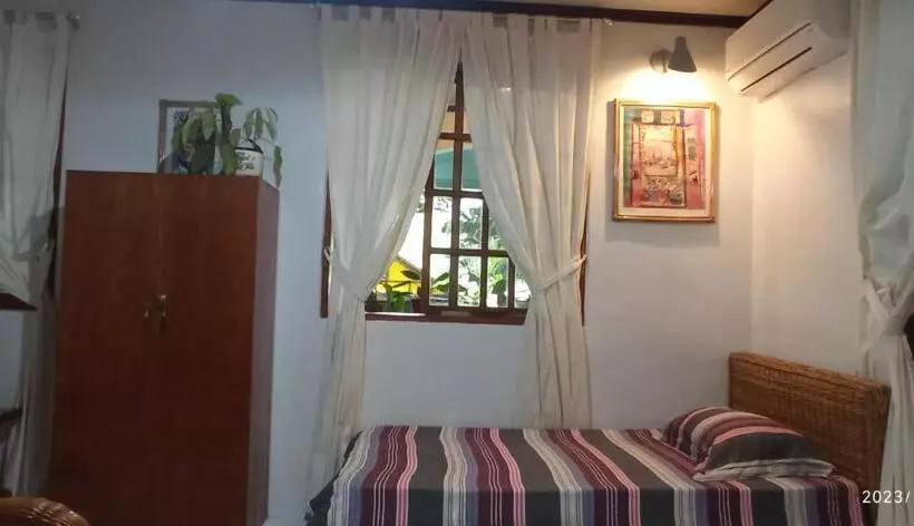 ペンション Dulangan Puerto Galera Transient Place
