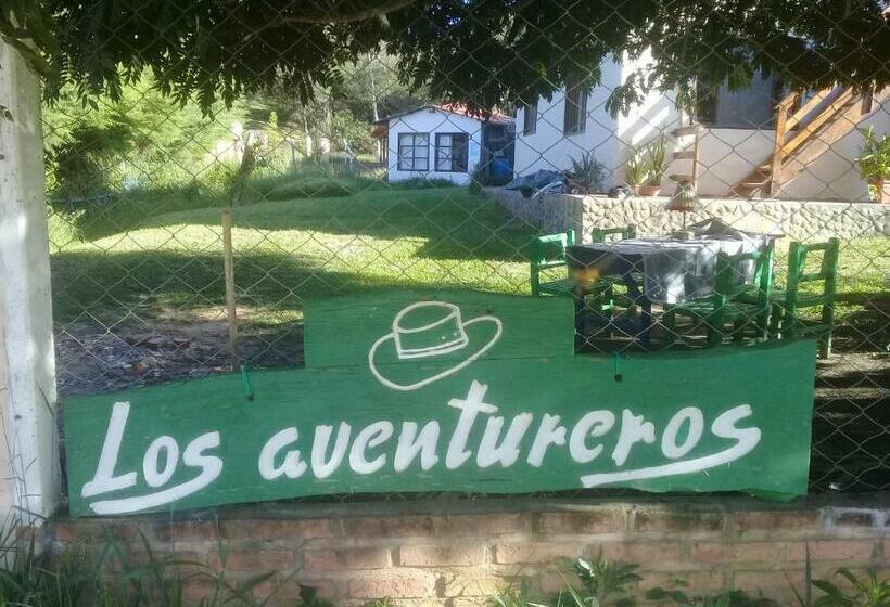 هاستل Los Aventureros