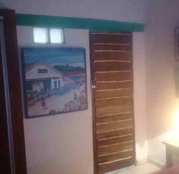 هاستل Los Aventureros