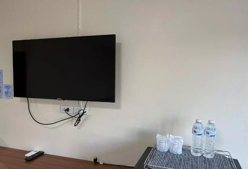 Retkeilymaja V Tharm