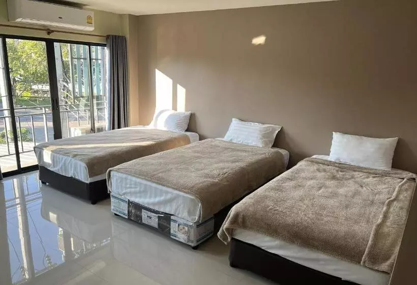 Retkeilymaja V Tharm