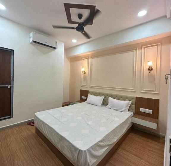 Hôtel Collection O 81139  Dream View