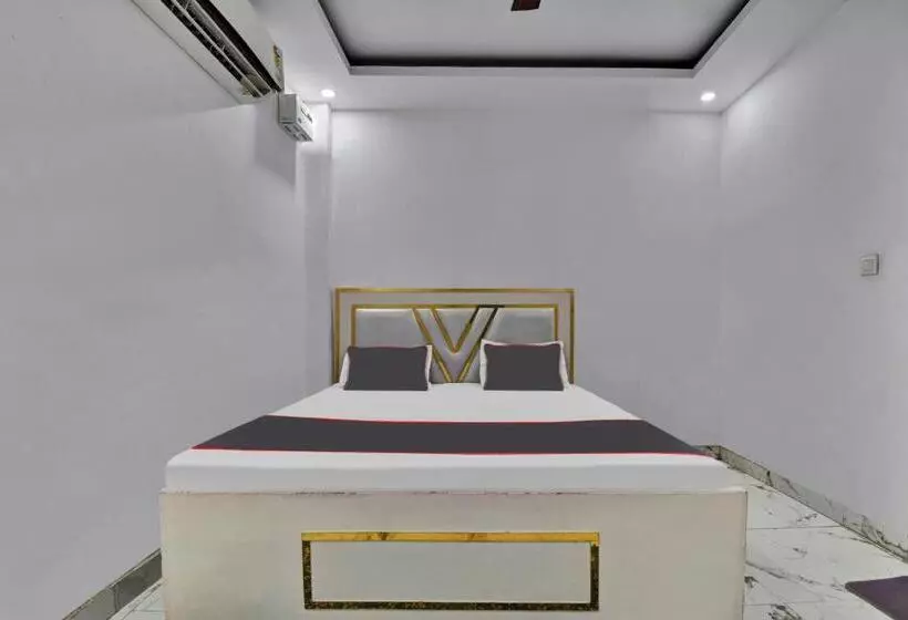 Hotelli Oyo Flagship 81356  Royal Paradise