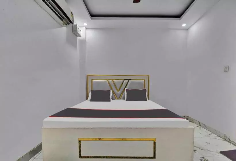 Hotelli Oyo Flagship 81356  Royal Paradise