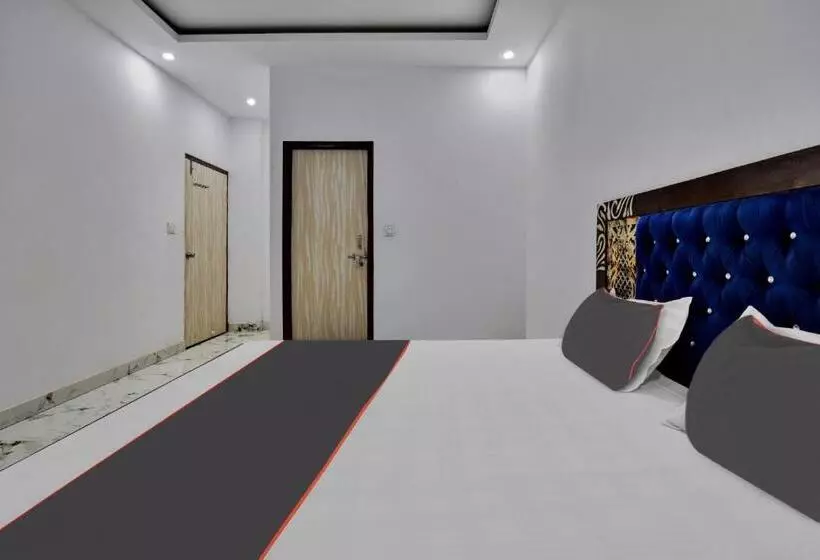 Hotelli Oyo Flagship 81356  Royal Paradise