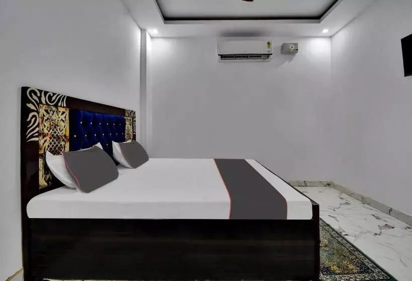 Hotelli Oyo Flagship 81356  Royal Paradise