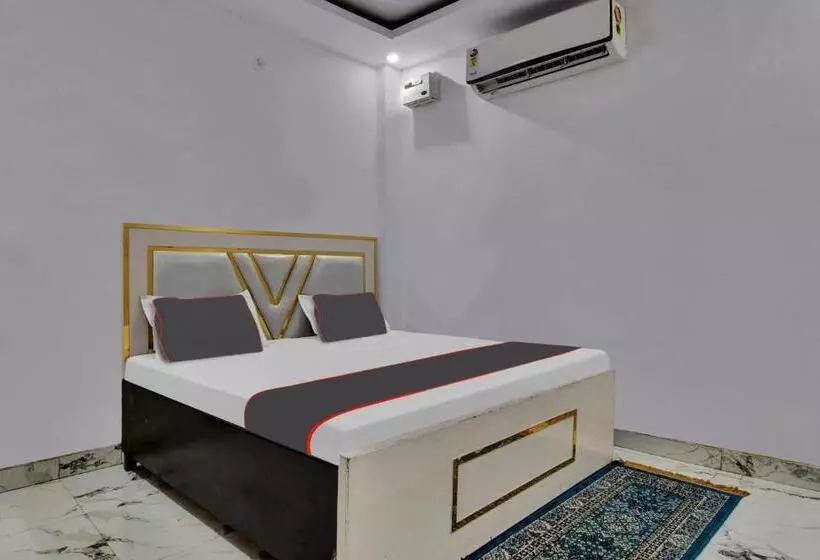 Hotelli Oyo Flagship 81356  Royal Paradise