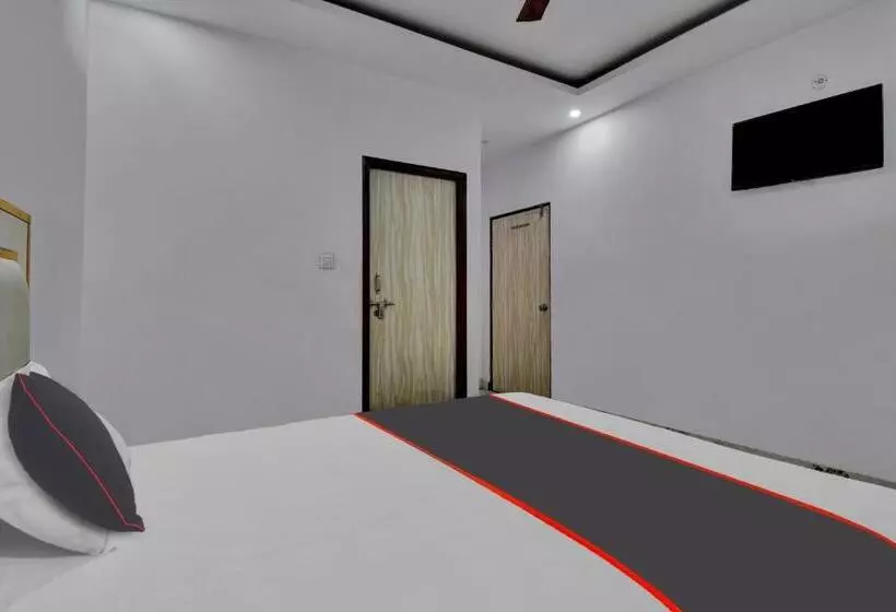 Hotelli Oyo Flagship 81356  Royal Paradise