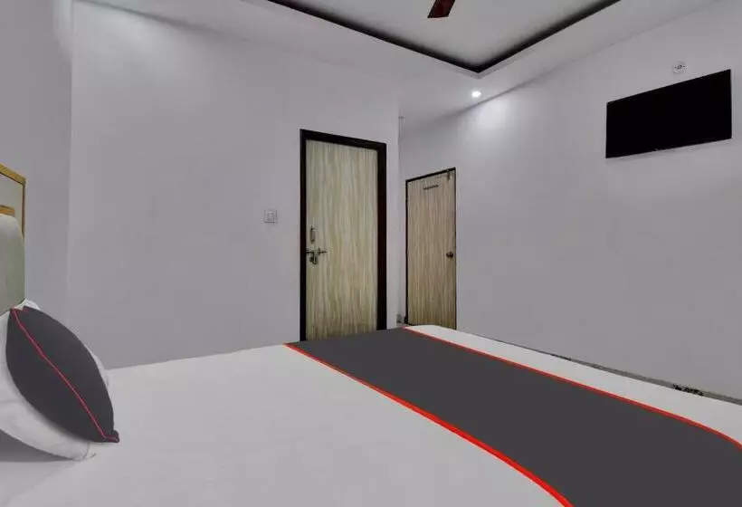 Hotelli Oyo Flagship 81356  Royal Paradise