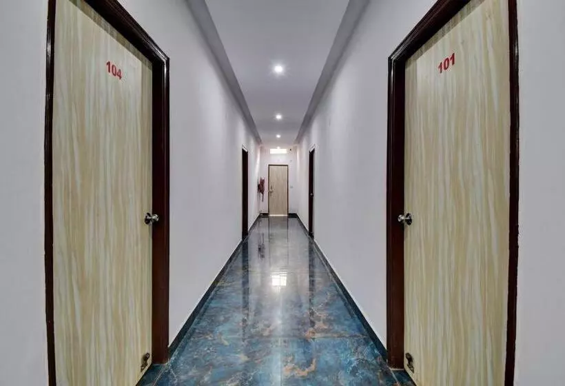 Hotelli Oyo Flagship 81356  Royal Paradise