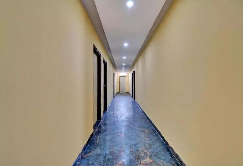 Hotelli Oyo Flagship 81356  Royal Paradise