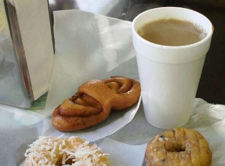 酒店 Regal 8 Inn & Suites