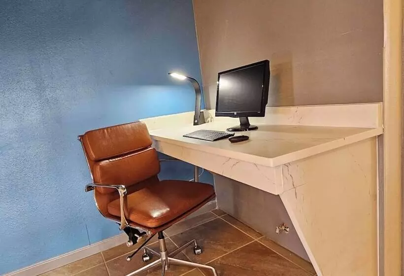 Hotelli Surestay Studio By Best Western Victoria