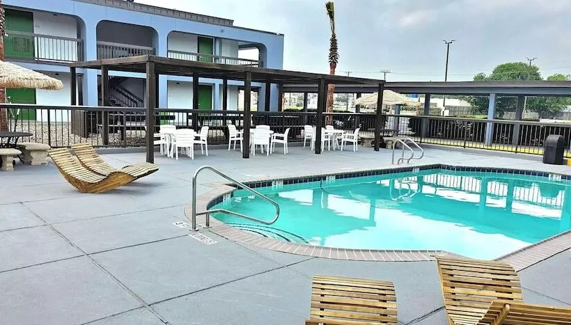 Hotelli Surestay Studio By Best Western Victoria