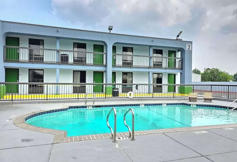 Hotelli Surestay Studio By Best Western Victoria