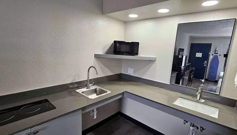 Hotelli Surestay Studio By Best Western Victoria