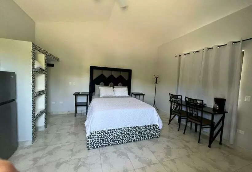 Pavones Hotel Kass