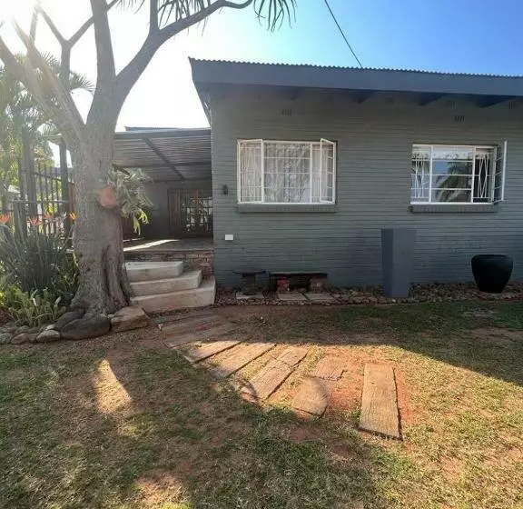 Majatalo Palm House Accomodation