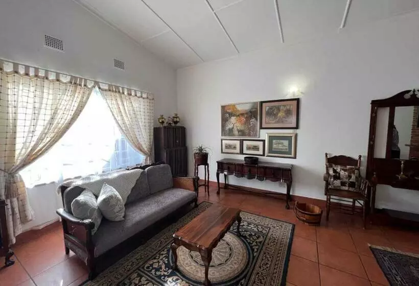 Majatalo Palm House Accomodation