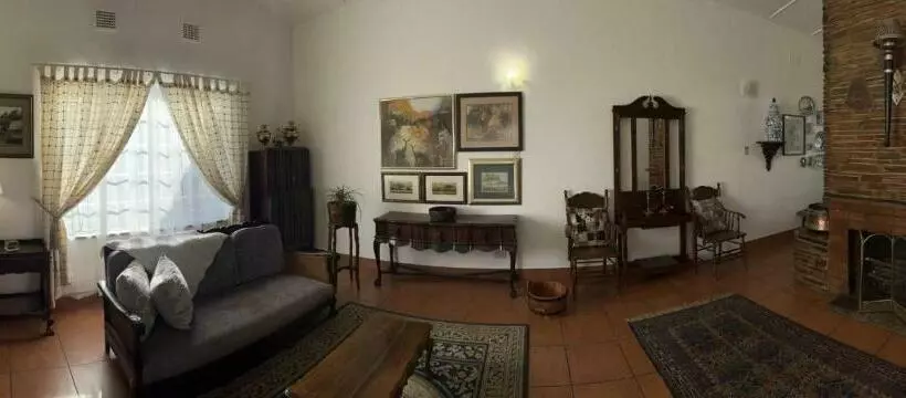 Majatalo Palm House Accomodation