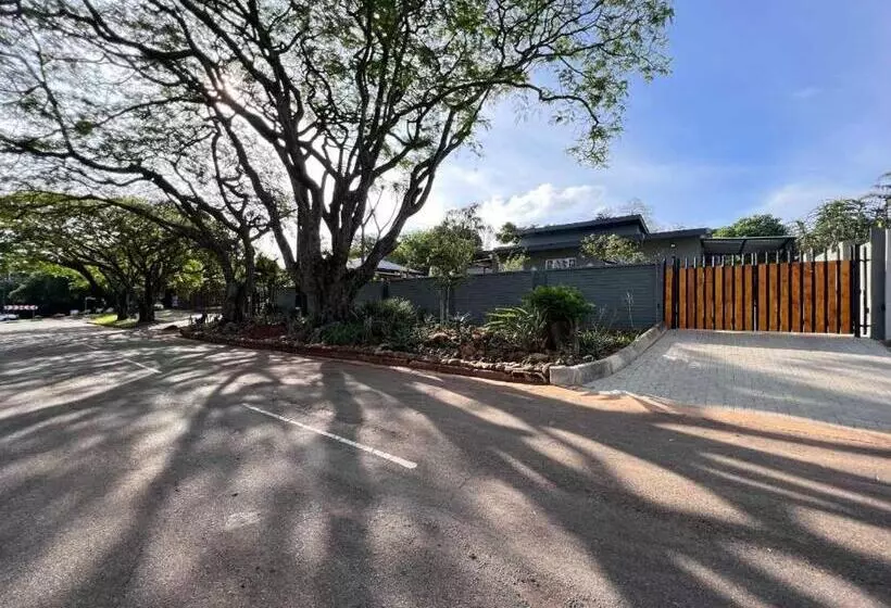 Majatalo Palm House Accomodation