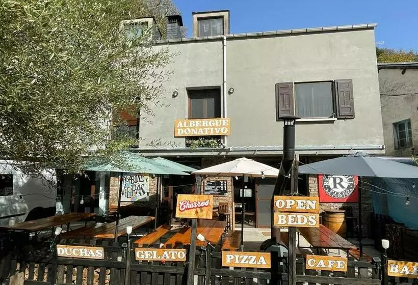 Vagabond Vieiras Beds & Dinner Albergue