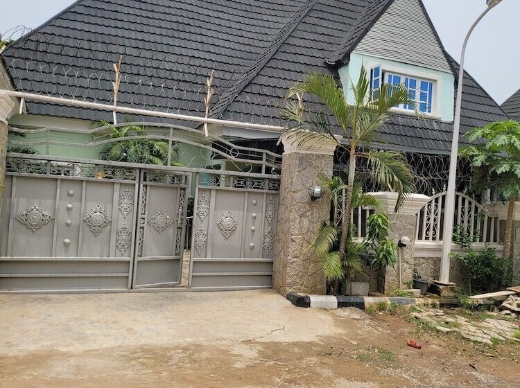 Dazzle Hotels And Apartments