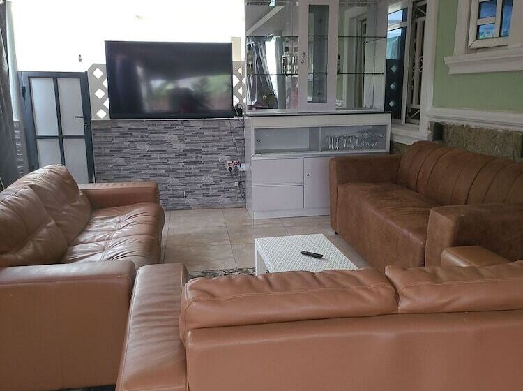 Dazzle Hotels And Apartments