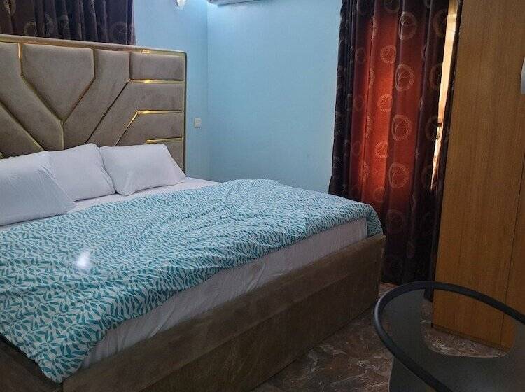 Dazzle Hotels And Apartments