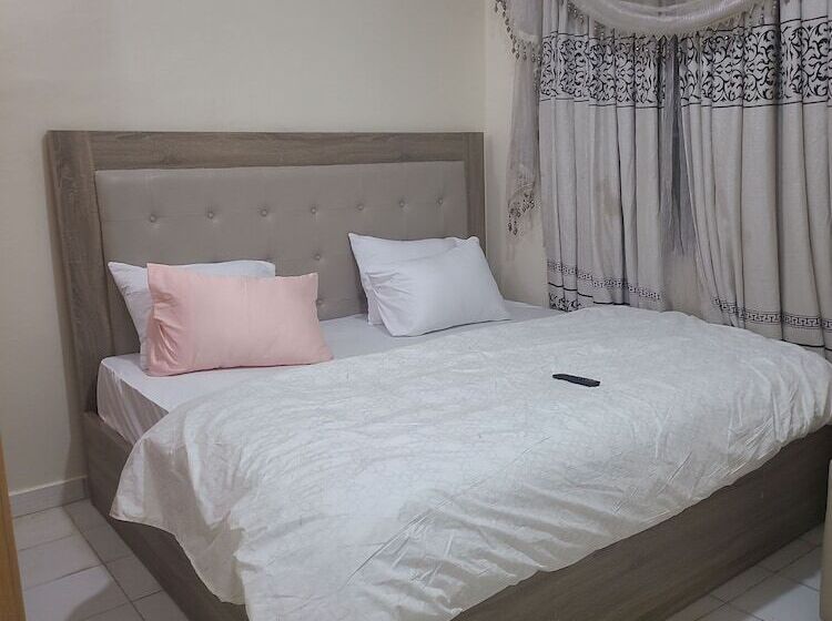 Dazzle Hotels And Apartments