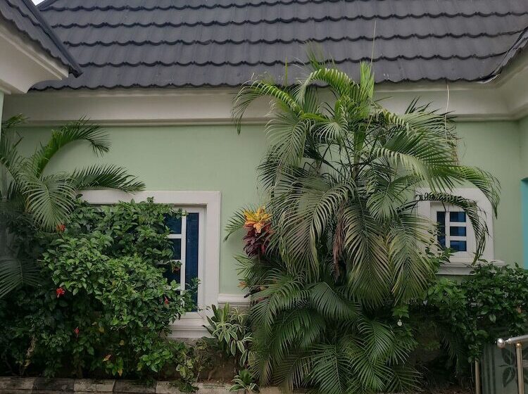 Dazzle Hotels And Apartments