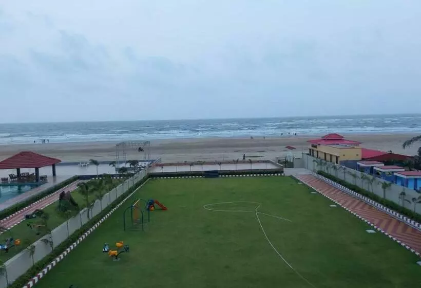ホテル Silver Sand Eco Resort !! Beachfront !! With Biggest Pool And Huge Open Area !! Ideal For Weddings !