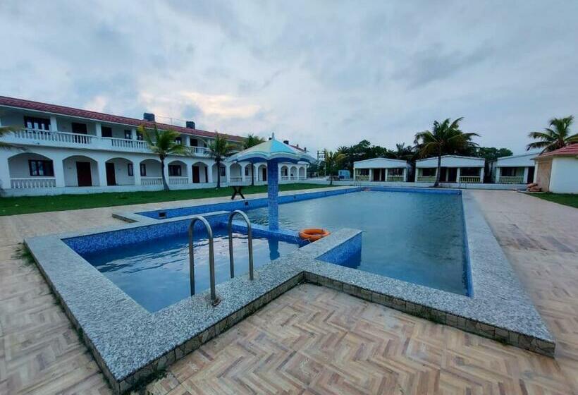 酒店 Silver Sand Eco Resort !! Beachfront !! With Biggest Pool And Huge Open Area !! Ideal For Weddings !