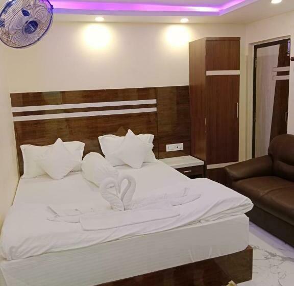 酒店 Silver Sand Eco Resort !! Beachfront !! With Biggest Pool And Huge Open Area !! Ideal For Weddings !