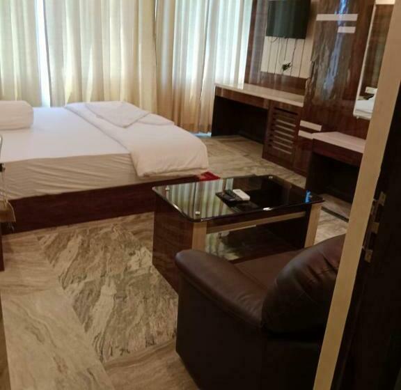 酒店 Silver Sand Eco Resort !! Beachfront !! With Biggest Pool And Huge Open Area !! Ideal For Weddings !