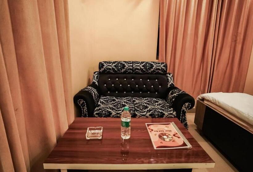 酒店 Silver Sand Eco Resort !! Beachfront !! With Biggest Pool And Huge Open Area !! Ideal For Weddings !