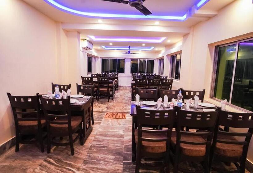 酒店 Silver Sand Eco Resort !! Beachfront !! With Biggest Pool And Huge Open Area !! Ideal For Weddings !