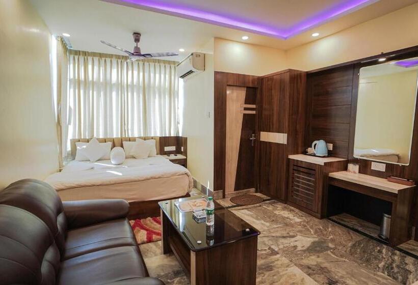 酒店 Silver Sand Eco Resort !! Beachfront !! With Biggest Pool And Huge Open Area !! Ideal For Weddings !