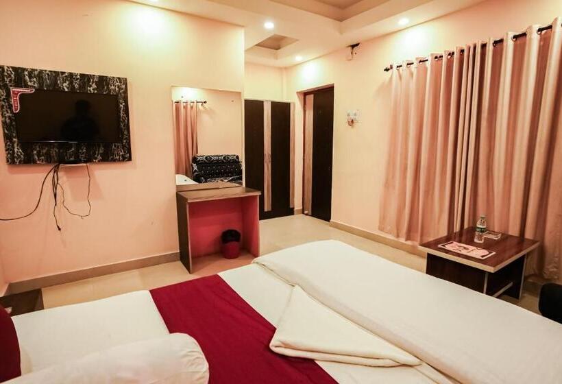 酒店 Silver Sand Eco Resort !! Beachfront !! With Biggest Pool And Huge Open Area !! Ideal For Weddings !