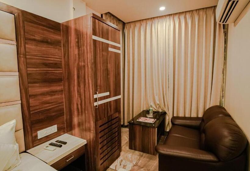 酒店 Silver Sand Eco Resort !! Beachfront !! With Biggest Pool And Huge Open Area !! Ideal For Weddings !